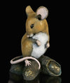 Mouse with monkey Nuts - 236BR